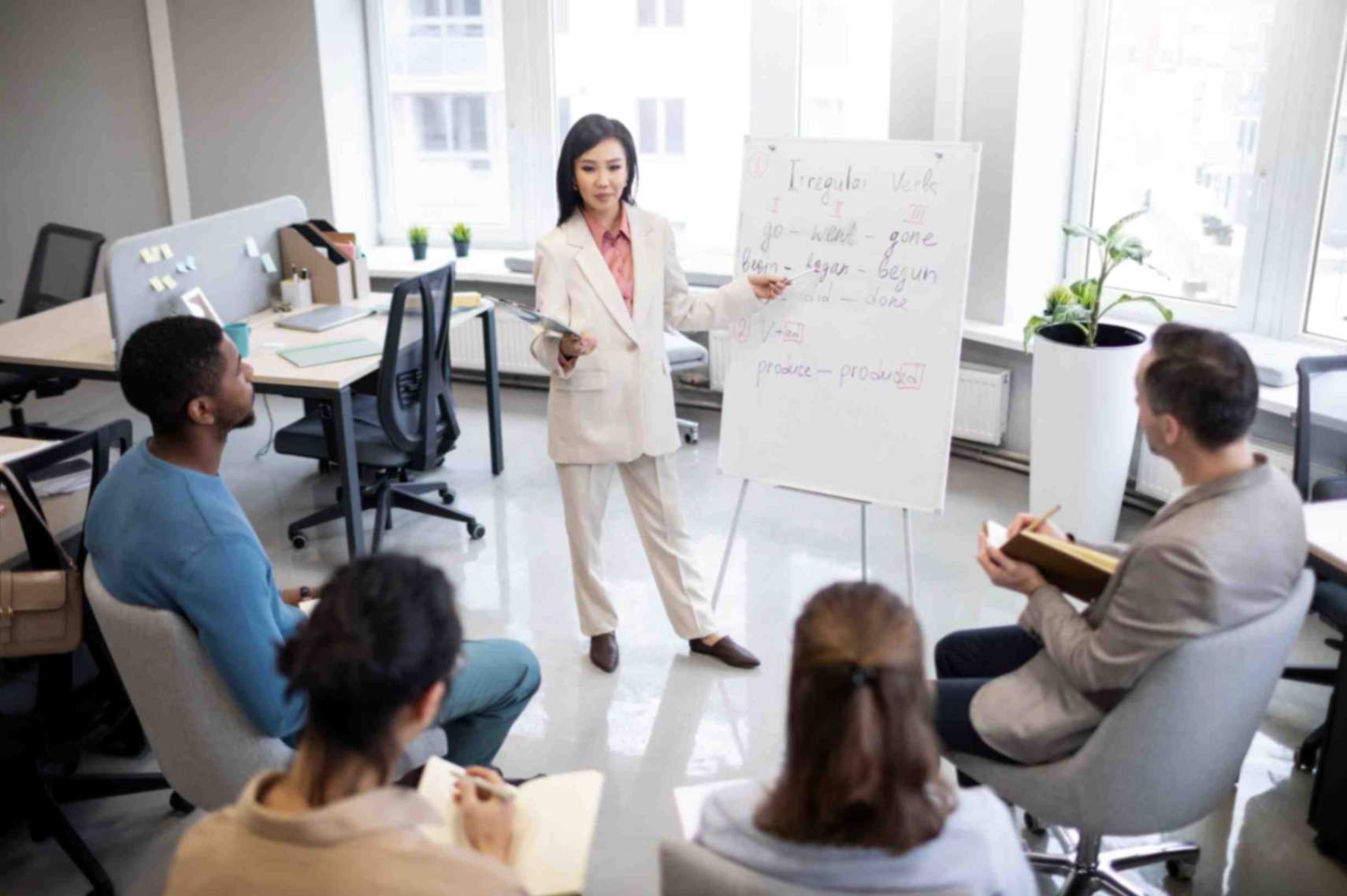 jpeg-optimizer_jpeg-optimizer_close-up-people-learning-language-work