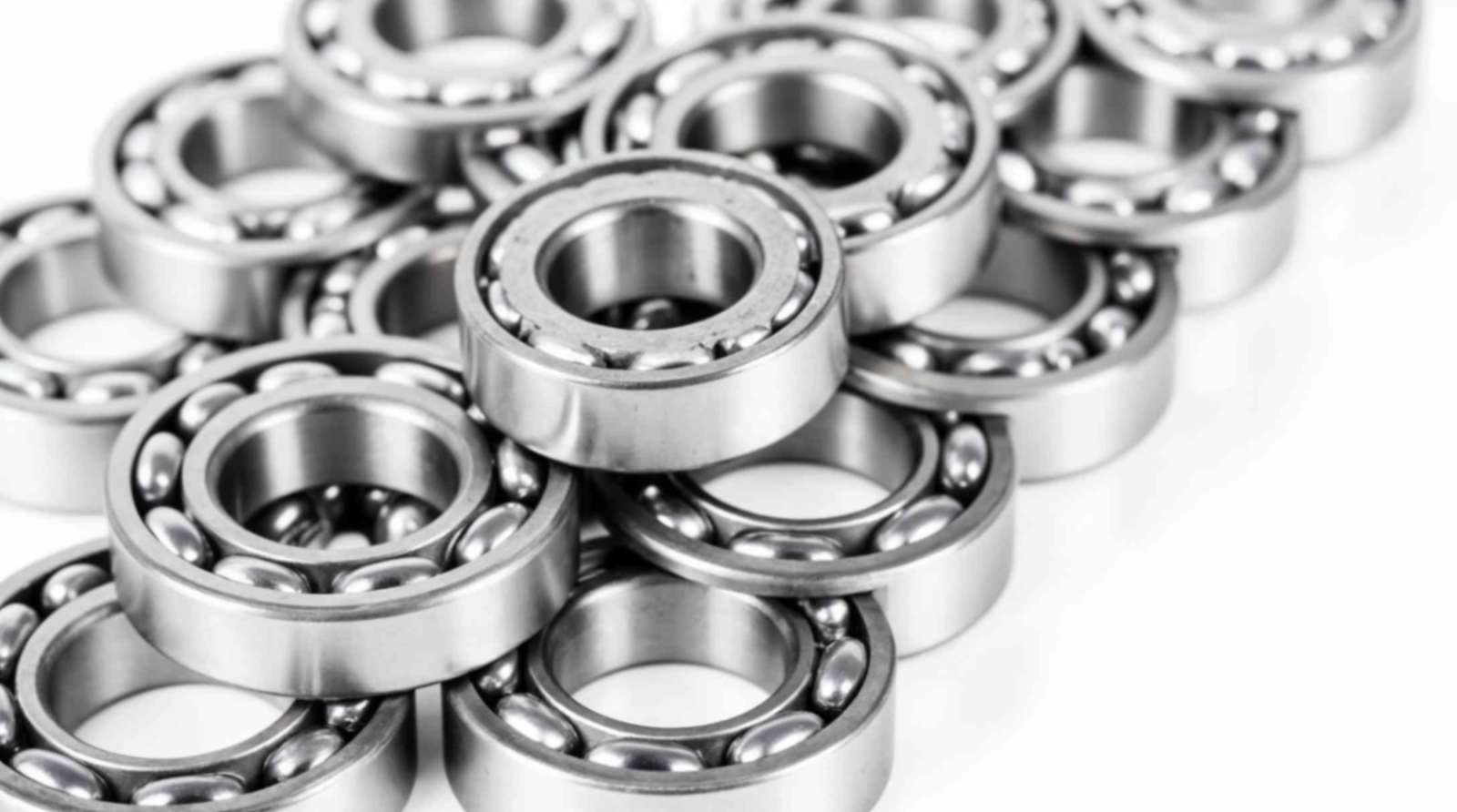 jpeg-optimizer_jpeg-optimizer_ball-bearings-close-up-pile-metal-components-1