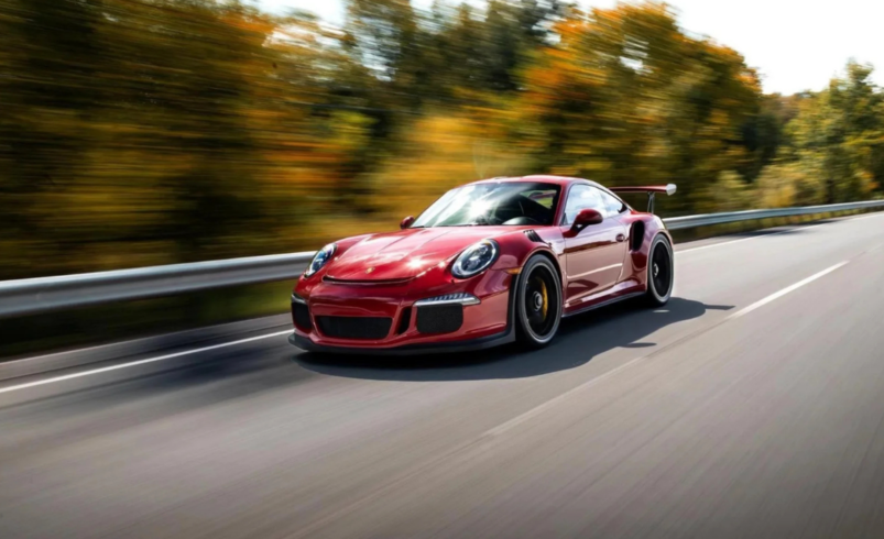 Original vs. Aftermarket Parts in Porsche Restoration