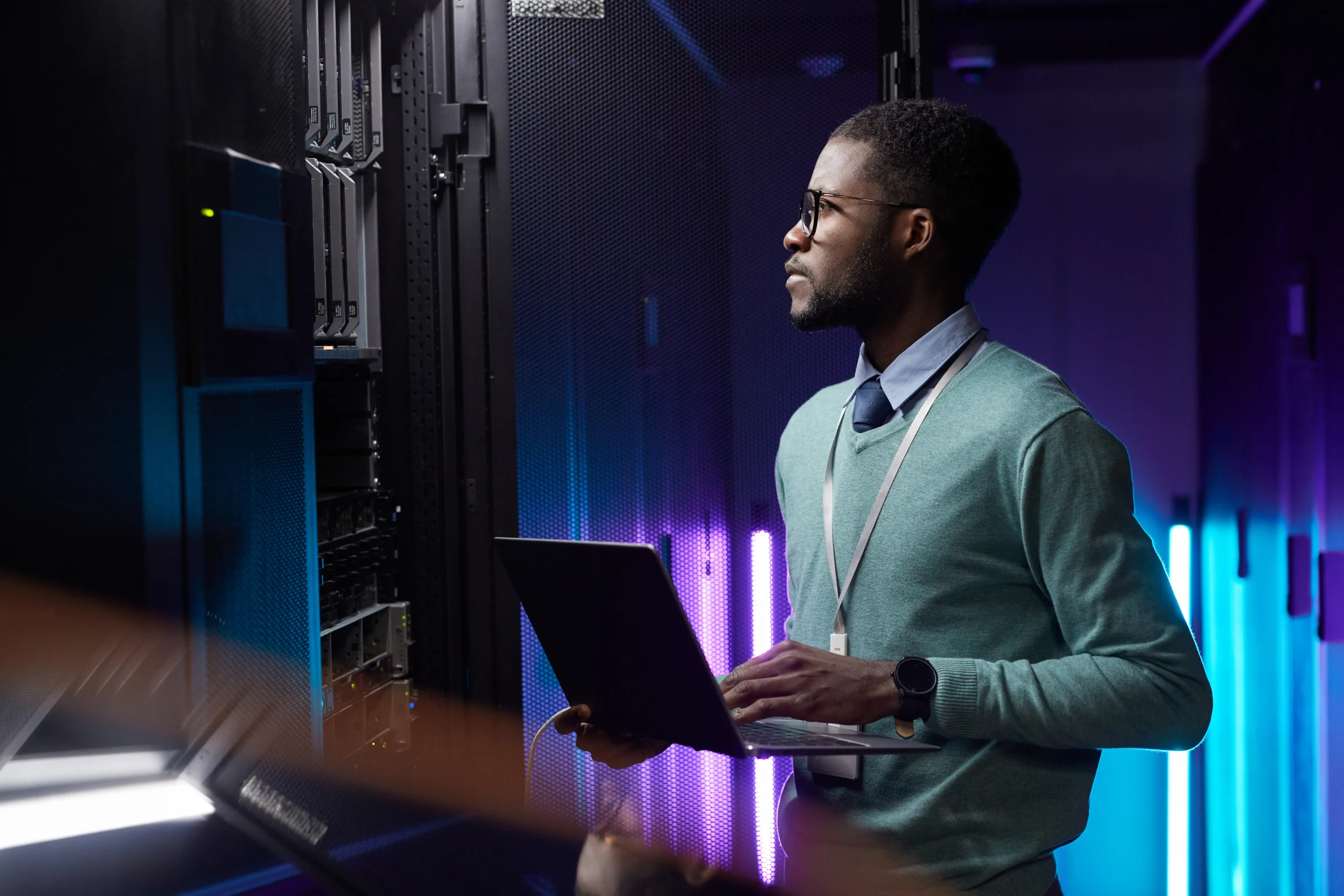man-working-with-laptop-in-data-center-2026-03-20-00-28-52-utc-1